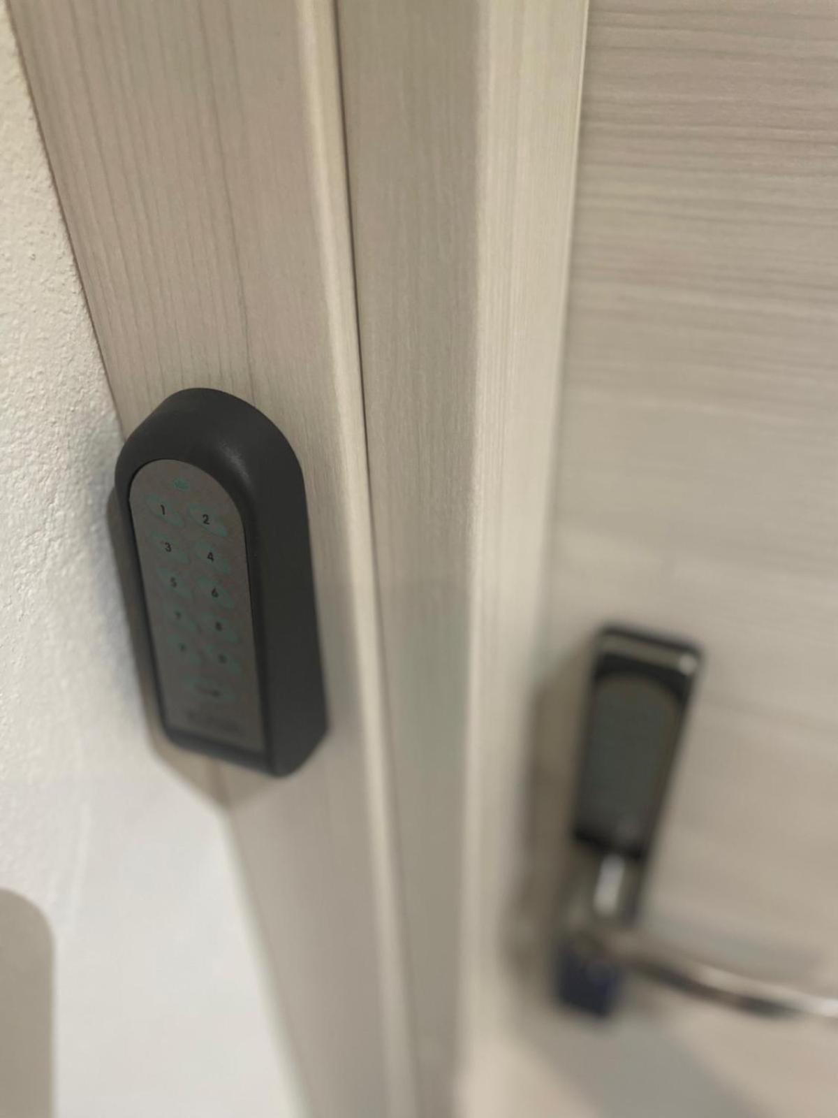 Drooms 4,0 Domotic Smart Self 24H,7 Vicino Treni Porta Susa E Centro Storico Turin Bagian luar foto