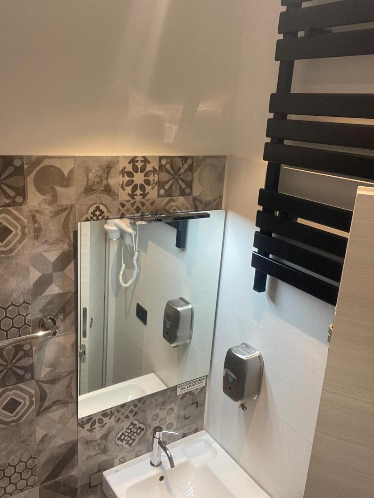 Drooms 4,0 Domotic Smart Self 24H,7 Vicino Treni Porta Susa E Centro Storico Turin Bagian luar foto