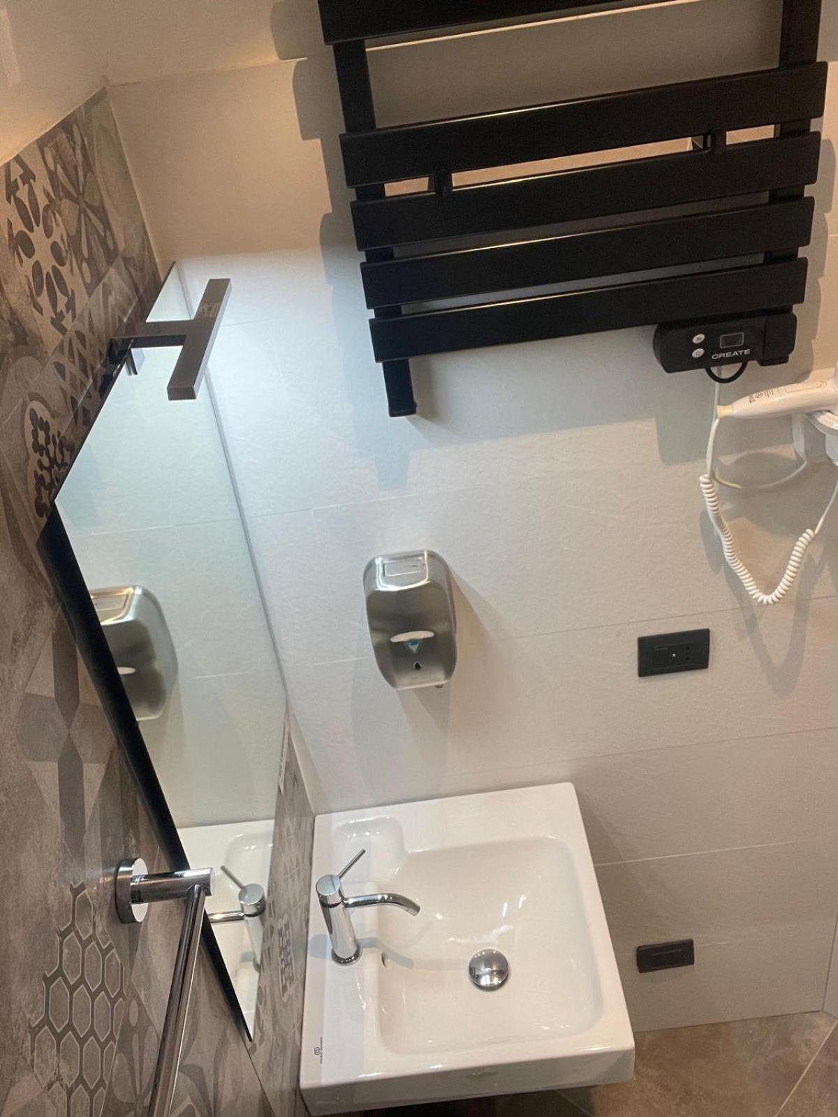 Drooms 4,0 Domotic Smart Self 24H,7 Vicino Treni Porta Susa E Centro Storico Turin Bagian luar foto